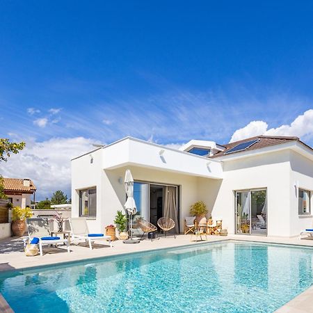 Villa Pacy Agios Theodoros Екстериор снимка