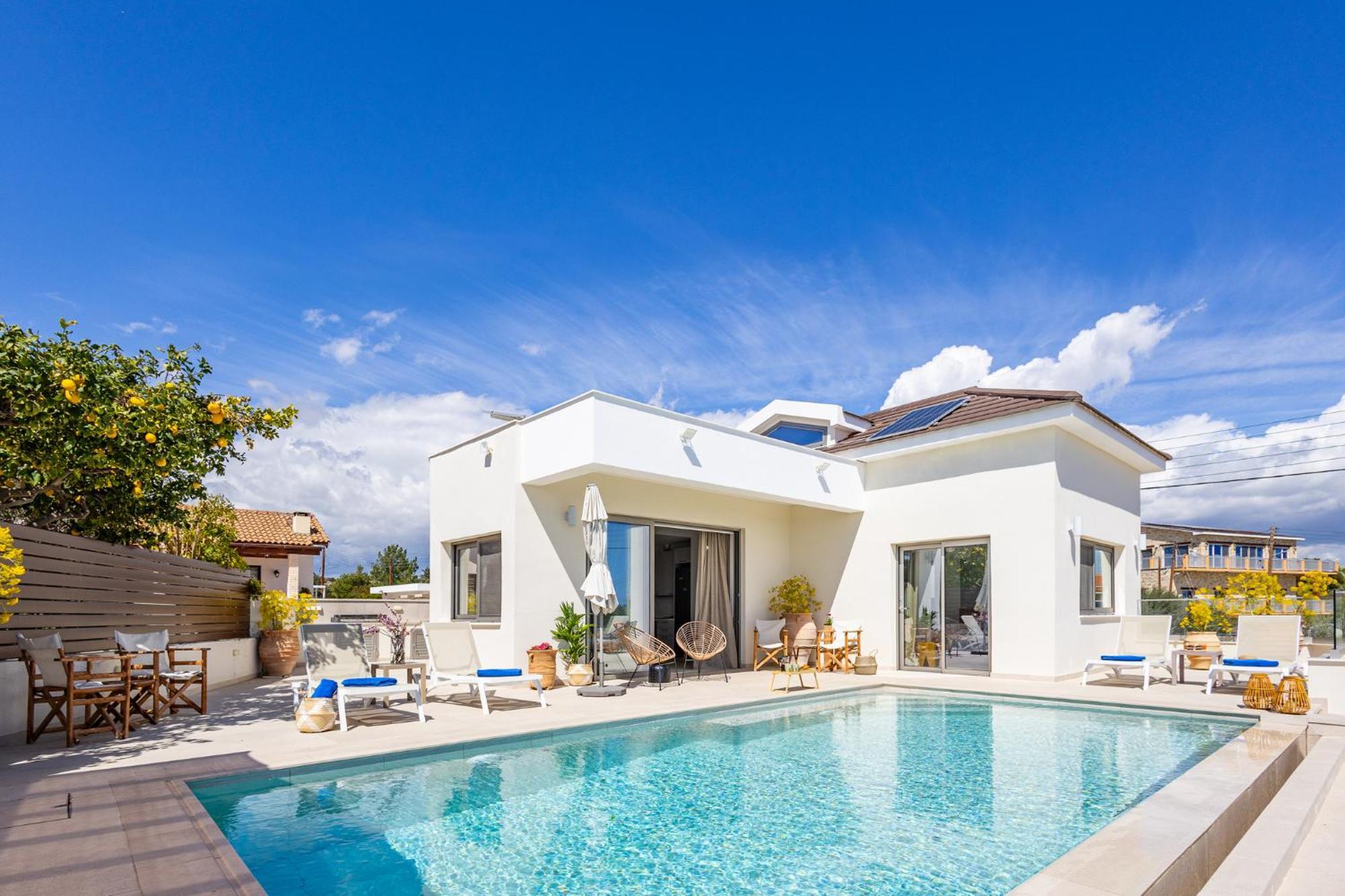 Villa Pacy Agios Theodoros Екстериор снимка