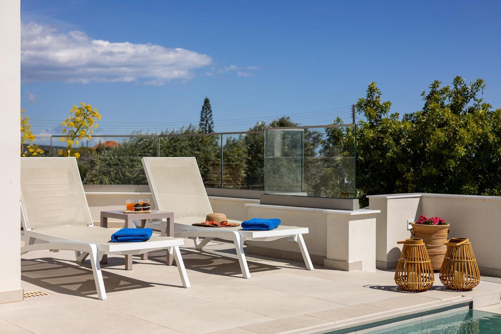 Villa Pacy Agios Theodoros Екстериор снимка