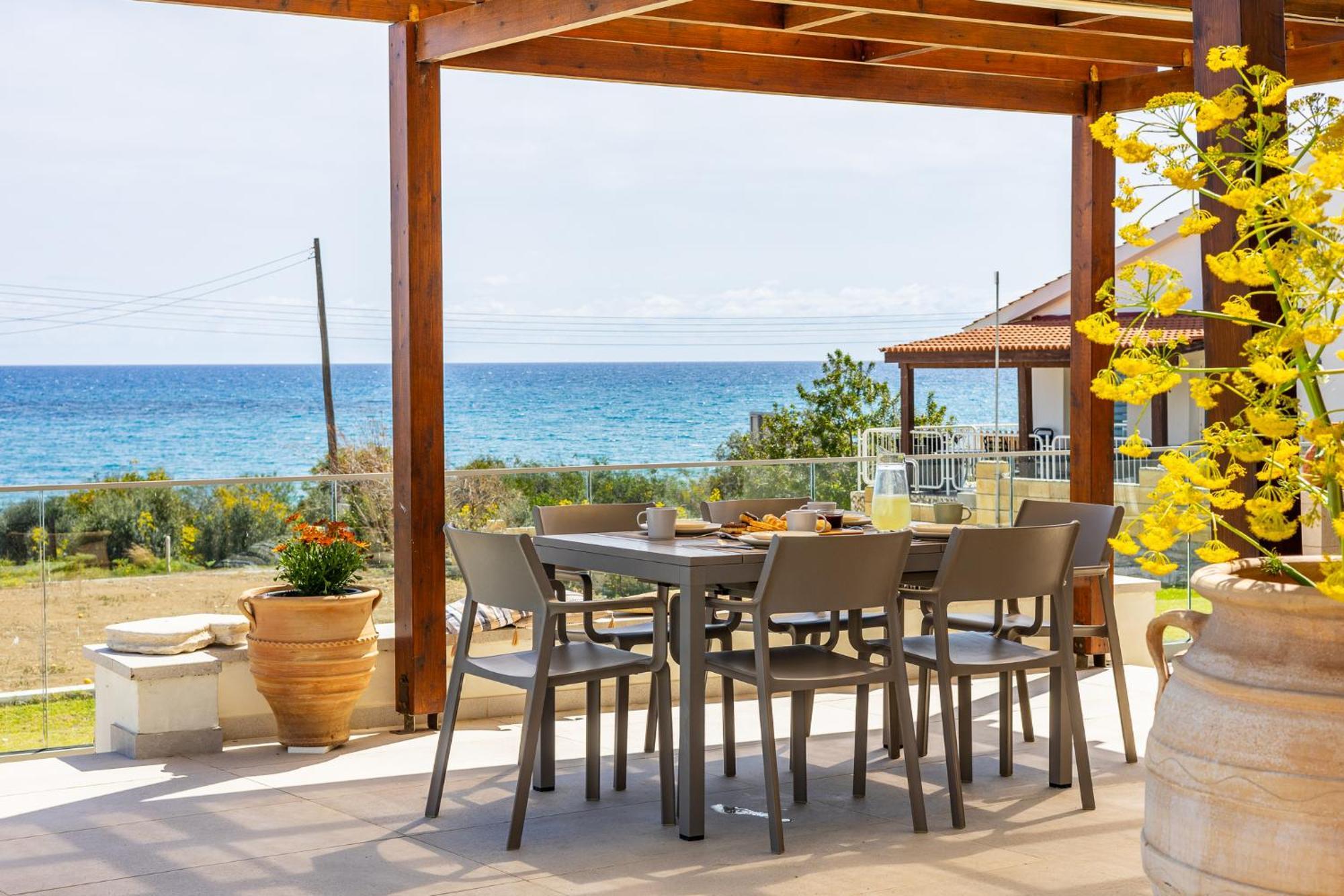 Villa Pacy Agios Theodoros Екстериор снимка