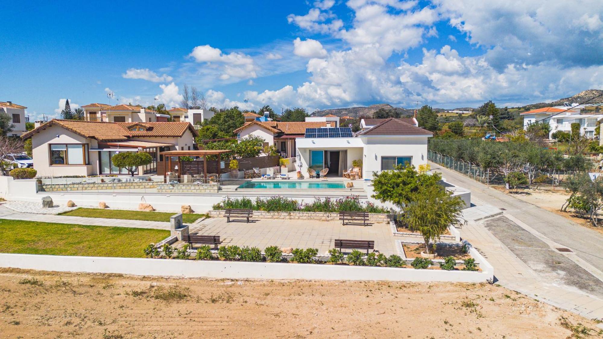 Villa Pacy Agios Theodoros Екстериор снимка